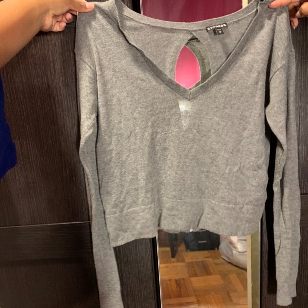 3/$15 EXPRESS gray cropped sweater